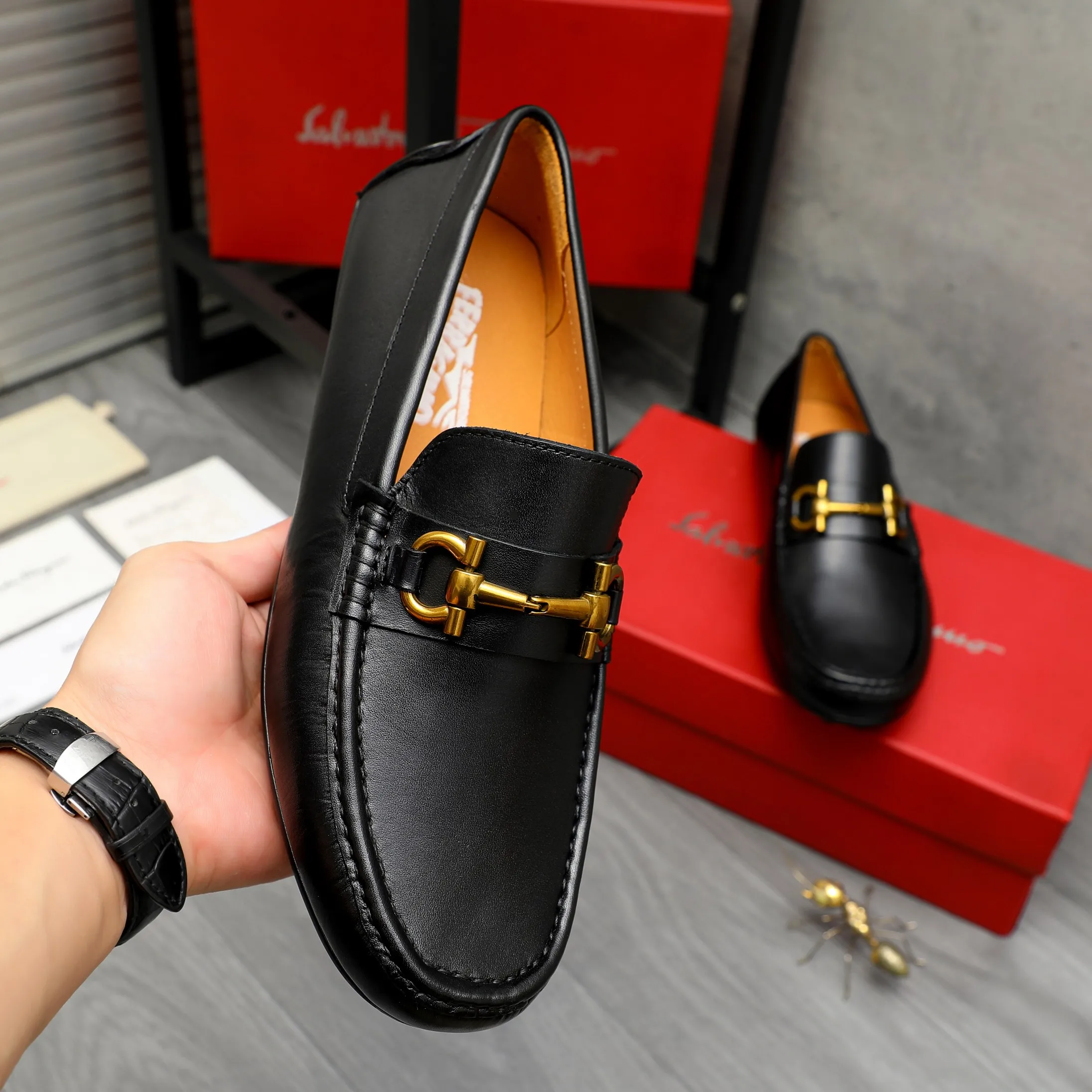 Men's shoes 💰400 Product trademark: Ferragamo "Ferragamo" business slip-on shoes Regular size: 38-45 (45 is custom-made and non-returnable) Product materials: Selected high-quality cowhide upper, pigskin lining, rubber bean outsole